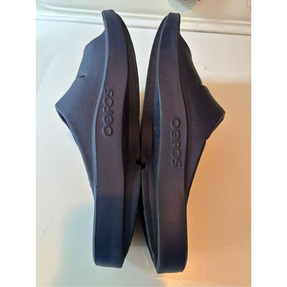 OOFOS Slides (W: 10, M-8) - Picture 5 of 7